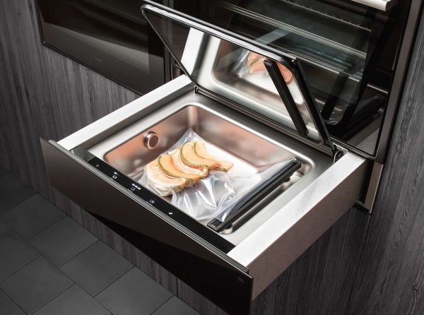 ASKO Vaccum drawer preparing food for Sous-vide cooking but also for storing, packing or portion food.